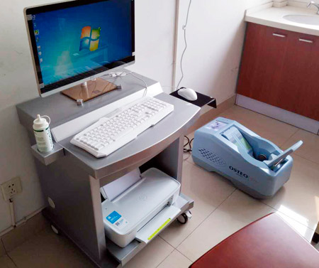OsteoPro Smart超聲骨密度儀是韓國BMTech公司2009年推向中國市場的一款高性價比產品，該型號產品利用先進安全的超聲技術，采用了國際創新的人體工程學設計，環形氣囊采用特制硅樹脂制成，與其他產品相比更換周期更長。